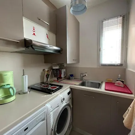 A 50m De La Avec Terrasse, Parking Prive Et Balcon Amenage - Fr-1-413-216